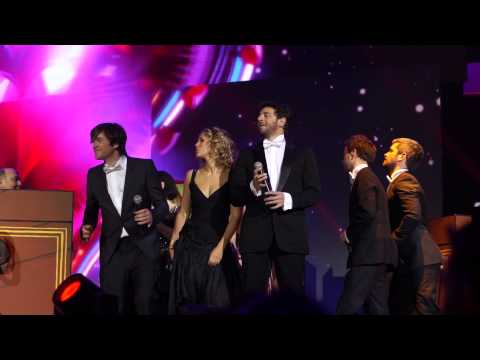 Les enfoirés 2013 - Attention au départ