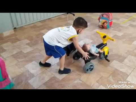 motorista olha o poste!!