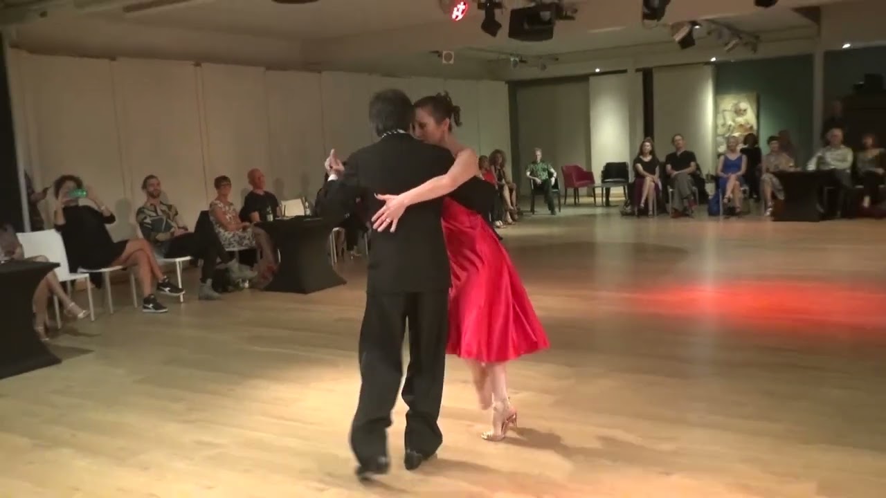 Video thumbnail for Fernanda Japas & Alberto Sendra: "Garganta con arena" @ Life Izegem 2019