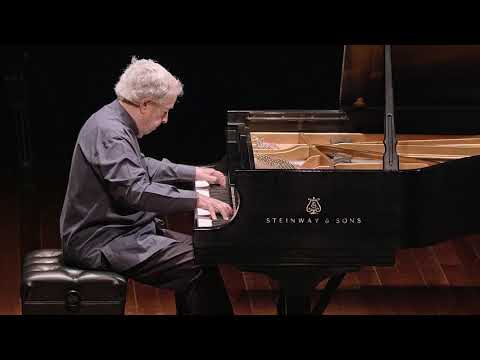 Albéniz-Godowsky - Tango (Nelson Freire, piano)