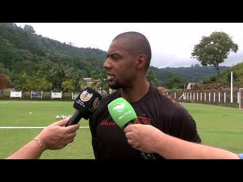 Santa Catarina treina visando jogo em casa contra o Guarany de Bagé