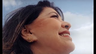 Tô Na Mão De Deus Lyrics English Translation