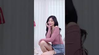 Gái xinh mặc bikini nhỏ mặc cũng như không vậy đẹp chưa?