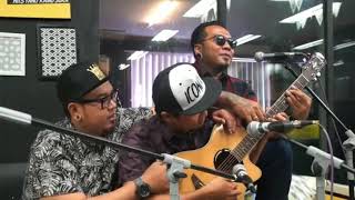 Download lagu Endank Soekamti - Waktu akustik mp3