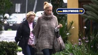 Rainy Weather Good Time For Katherine Heigl to Dine