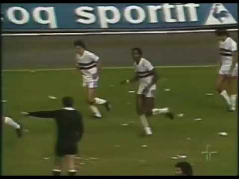 Serginho Chulupa (São Paulo) - 05/12/1982 - São Paulo 3x2 Corinthians - 1 gol
