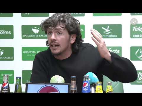 Tensión en rueda de prensa: Moscardó - Cacereño