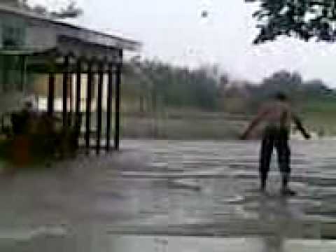 prostu comunei seaca olt face baie in ploaie