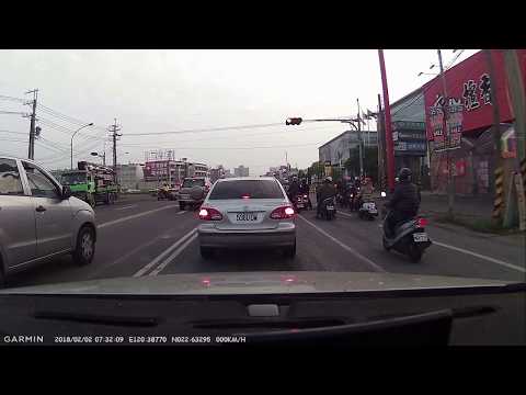 2018-02-02 Fengping 1ª Estrada Estrada Industrial e Comercial Locomotiva de Saída Rodoviária Direção reversa + Luz Qianhong Pessoa prejudicial prejudicando a si mesma