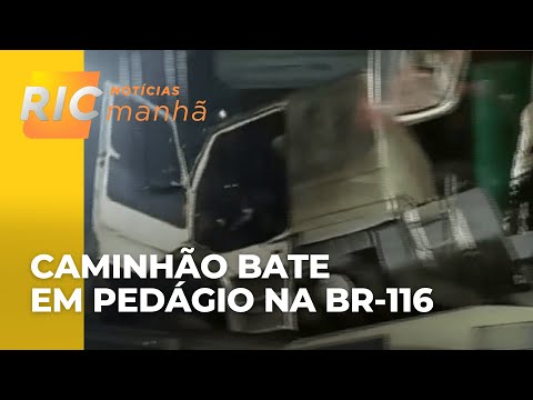 Caminhão bate na praça de pedágio da BR-116 em Campina Grande do Sul
