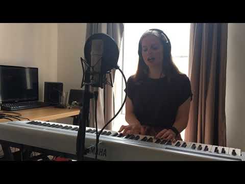 Shake it out - Florence + The Machine - Cover by Leanne Body