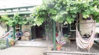 preview picture of video 'Review of Juggler's Rest backpackers hostel in Picton, New Zealand'