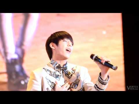 [FANCAM] 120407 BTOB Minhyuk focus - Heaven (cover) @ Lotte World