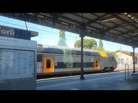 HD - Viaggio Intercity (IC 605) Milano C.LE - Taranto: arrivo alla stazione di Forlì