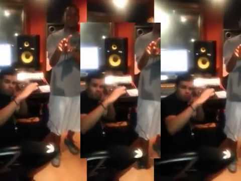 Wambo 'El Mafiaboyz' Ft Anonimus   Nube De Humo Preview 4