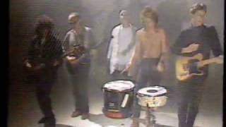 Minimal Compact - This Scent Of Love