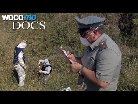 Dirty Business - The Garbage Mafia in Naples (Documentary, 2010)