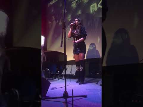 Radics Gigi Listen (Beyoncé cover)