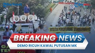 BREAKING NEWS: Massa Pro dan Kontra Demo di Patung Kuda Kawal Sidang di MK, Saling Lempar Batu