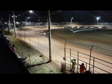 Super Sedans Final Carnage - Carrick Speedway 26-12-16