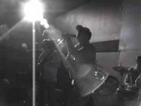 Danyo Cummings - Love Me Back (Live in Hilo)