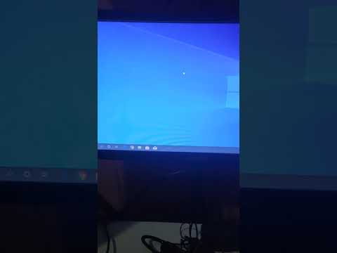¿Por qué mi monitor parpadea aleatoriamente en negro?