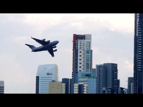 RAAF C 17 Globemaster III Extreme Flyover, Brisbane Riverfire 2018