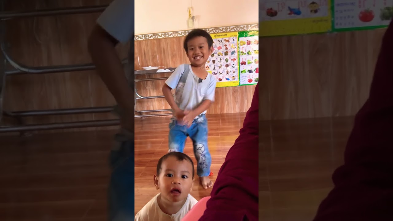 រ័ត្នរ័ត្ន រាំ #cute #lifeisbutadream