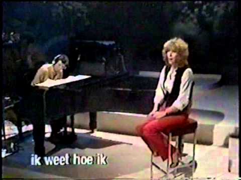 Tell me on a Sunday {London, 1981} - Marti Webb