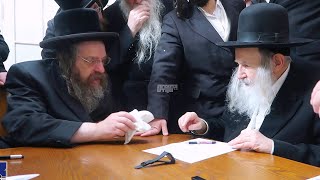 בשיא הענווה: האדמו״ר מאמשינוב הגיע לבית רב השכונה למכור את החמץ-תיעוד נדיר במיוחד