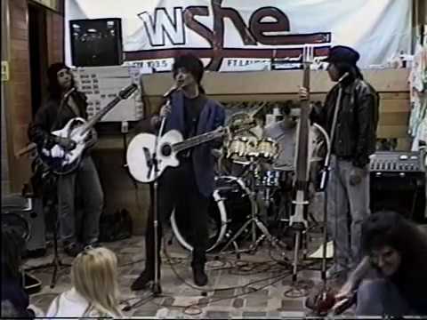 NUCLEAR VALDEZ - Live at PEACHES (Acoustic Show) 1992
