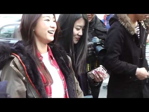 140221 Walking with Sistar Bora Music Bank