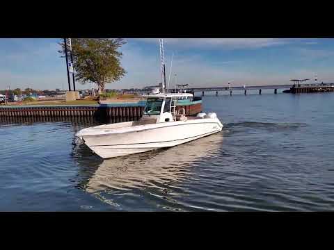 2019 Boston Whaler 330 Outrage Video
