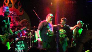 ratos de porão 30 anos - ramones commando