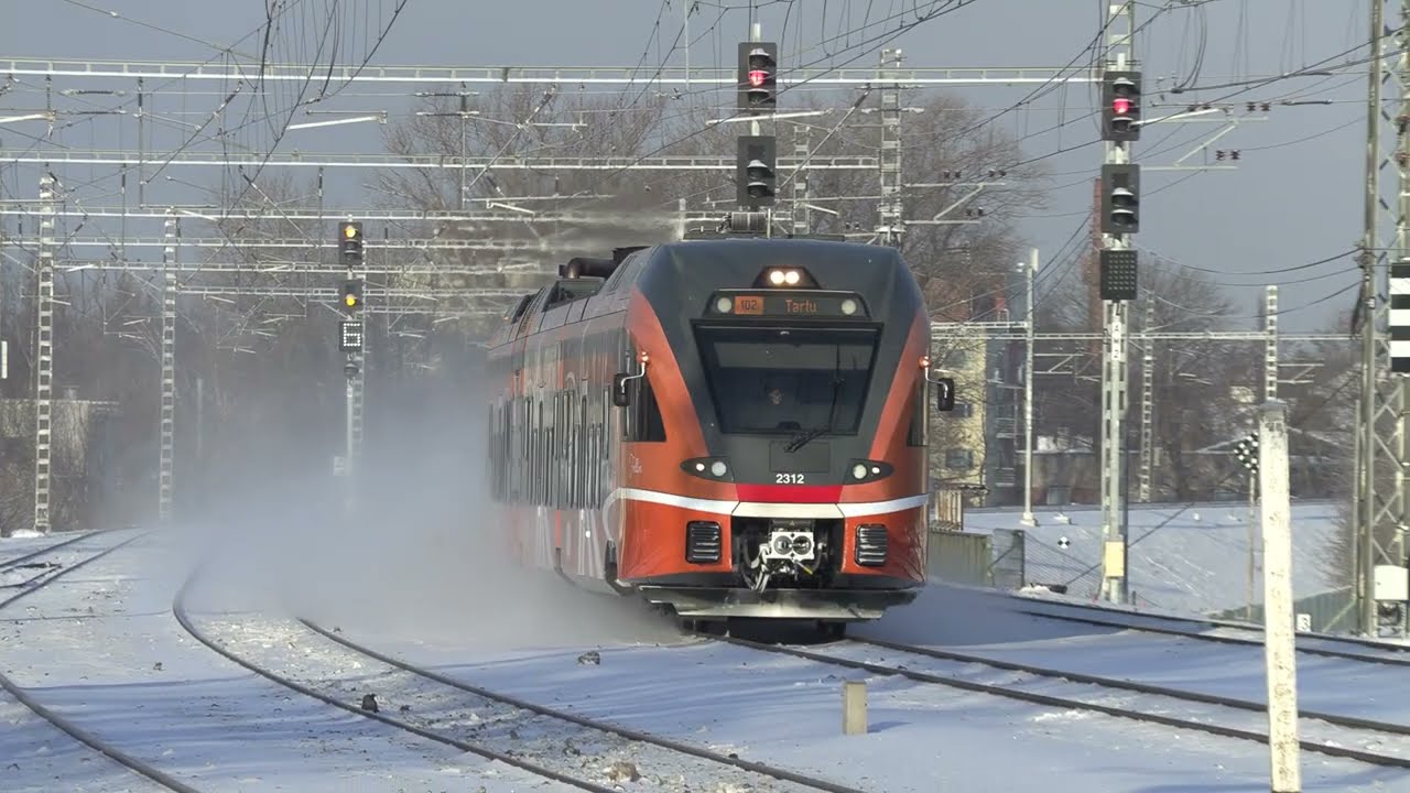 Штадлерский дизель-поезд 2312 и 21Ev-4351 электропоезд / Stadler DMU 2312 and 21Ev-4351 EMU