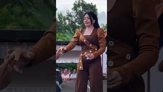 Download lagu #dangdut #penyanyidangdut #viral #viralvideos #beranda #biduancantik #dangdutcover #hiburan mp3 Download lagu #dangdut #penyanyidangdut #viral #viralvideos #beranda #biduancantik #dangdutcover #hiburan mp3