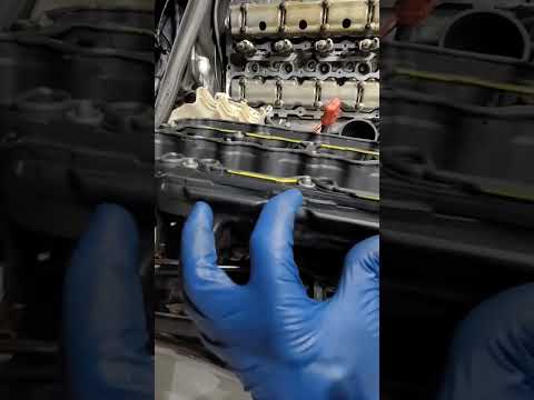 BMW N54 335i Valve Cover Gasket Installation Tip