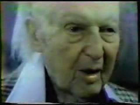 LEOPOLD STOKOWSKI in 1976 recording session of Sibelius Symphony No.1