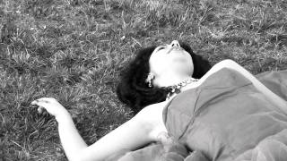 Burcu Güneş Zorba Aşk Video Klip