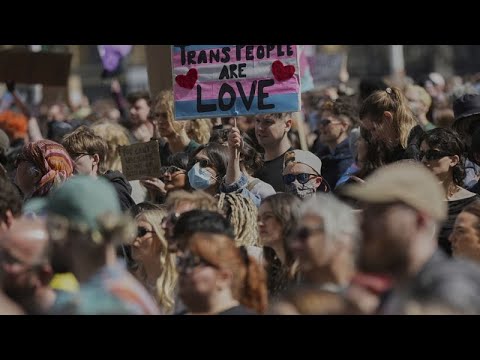 Transgender-Frauen keine Frau? LGBTQ-Protest gegen Urteil in London