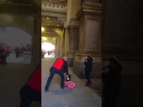 Philly Soul Urchin - LIVE [mini-clip #1], A Cappella Xmas, City Hall (S.), Phila., PA, 12/19/17