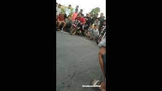 Download lagu Liaran 100jt, SPRW (hercules) vs Lophe2 (klowor) FU 200cc rangka std mp3 Download lagu Liaran 100jt, SPRW (hercules) vs Lophe2 (klowor) FU 200cc rangka std mp3