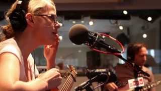 Aoife O'Donovan: "Beekeeper," Live On Soundcheck