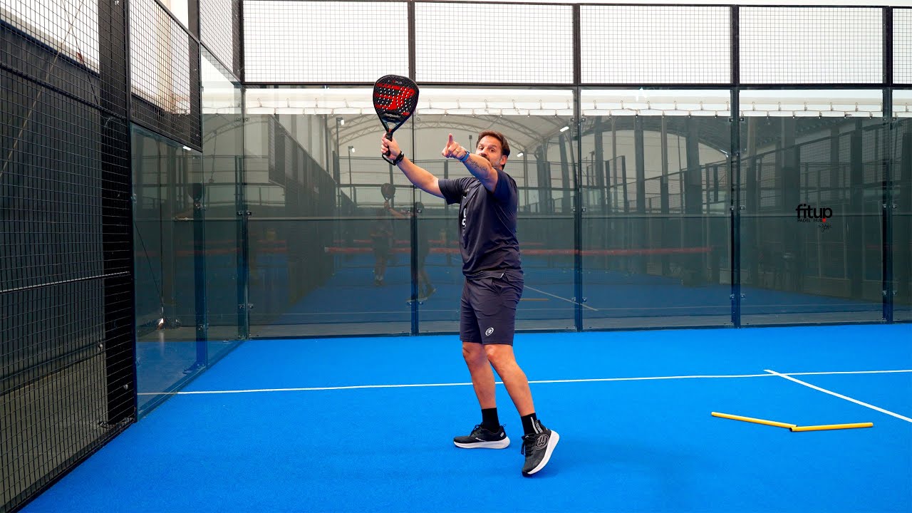 Overhead technique: footwork and body rotation