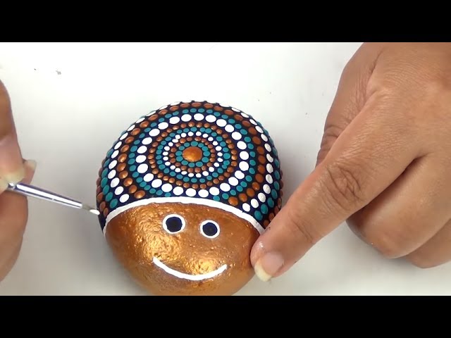 Vídeo relacionado con Pintura metálica en piedra (Mandalas en piedra)