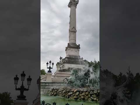 La majestueuse fontaine des quinconces - The majestic quinconces foutain