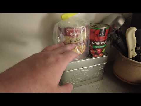 MongoTV_8766 - DRIKKER ET GLAS COLA SENT FREDAG AFTEN OG SNAKKER