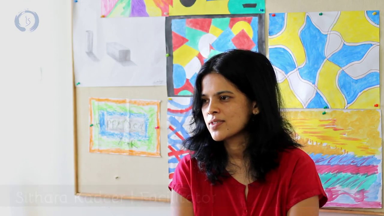 Difference between facilitator & teachers