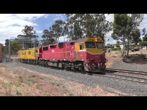 VLine N453+EV120 thru Kangaroo Flat - 10th Dec 2021