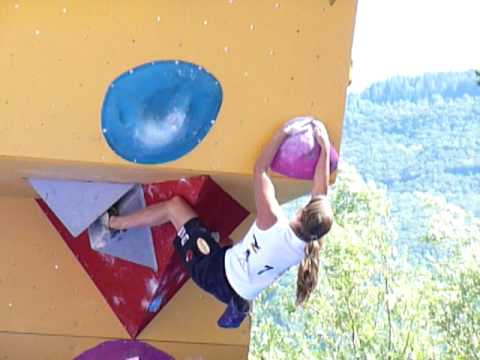 Anna Stöhr 1st boulder problem @ Rock Master 2009